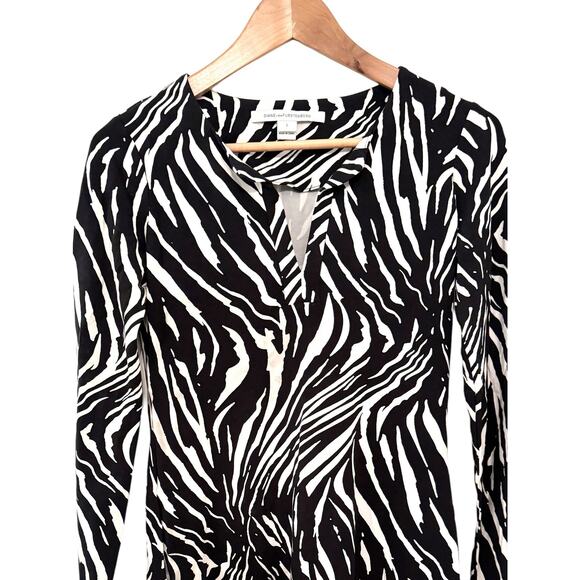 Diane Von Furstenberg DVF Black and White Zebra Print Long Sleeve Dress sz 2 - Picture 5 of 16